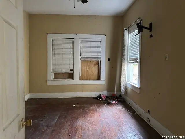 1027 Vermont St, San Antonio, TX 78211 - #2