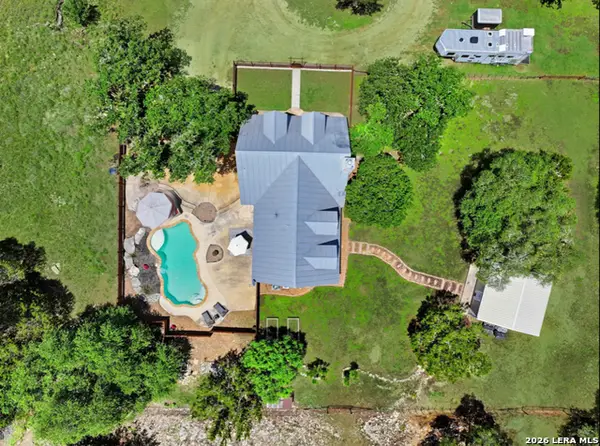 125 River Bluff Dr, Boerne, TX 78006