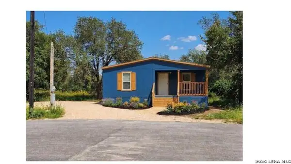 4938 Last Chance, Elmendorf, TX 78112