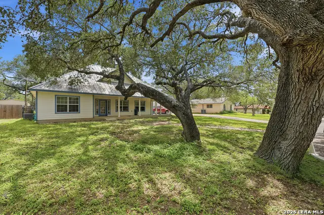 325 Sollock, Devine, TX 78016 - #2
