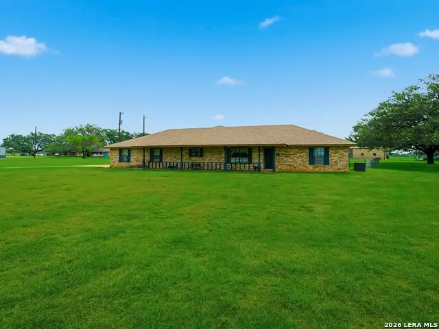 111 Mitch Thomas, Pleasanton, TX 78064 - #1