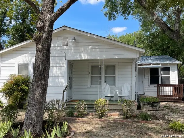 1828 W Mill St, New Braunfels, TX 78130 - #1