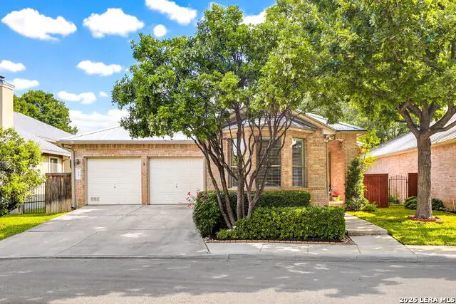 25 Stoneleigh Way, San Antonio, TX 78218 - #3