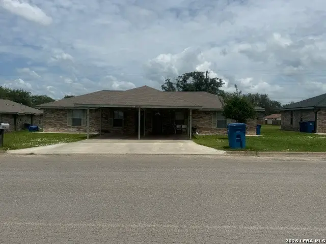 1052 Long St, Pleasanton, TX 78064 - #1