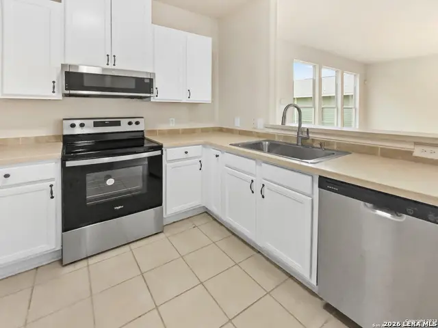 121 Lark Hill, Floresville, TX 78114 - #3