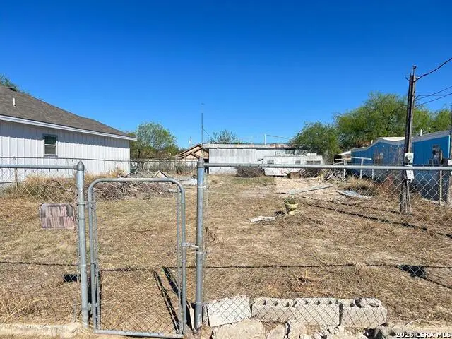 2846 Kiosko Ave, Eagle Pass, TX 78852 - #1