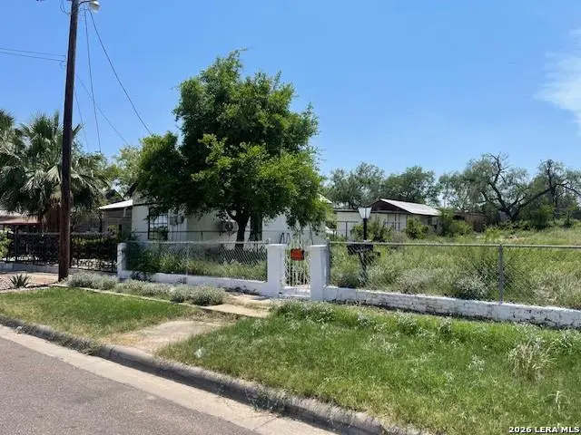 965 Ave D, Eagle Pass, TX 78852 - #1