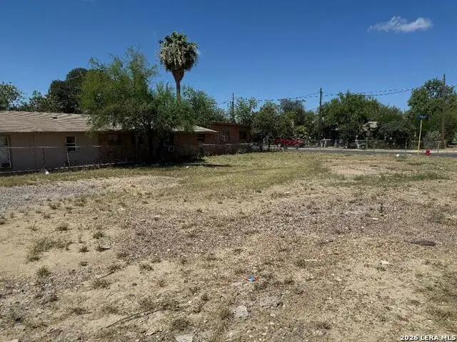 894 Concho St, Eagle Pass, TX 78852 - #1