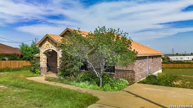218 View Dr, Eagle Pass, TX 78852 - #3