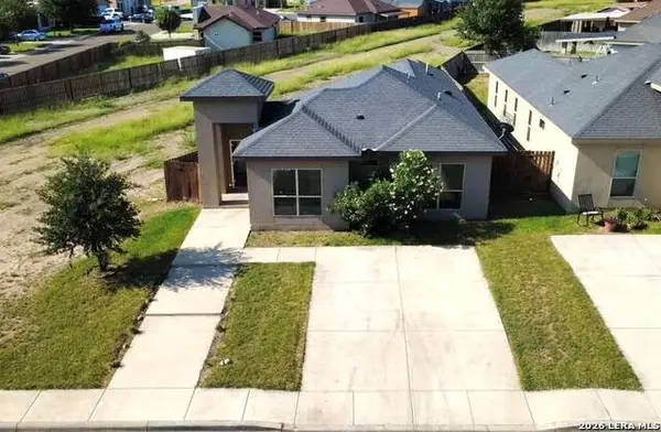2657 Oak Manor Drive, Eagle Pass, TX 78852