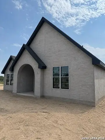 704 Encinal Dr, Eagle Pass, TX 78852 - #2