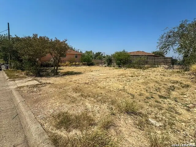 274 S San Marcos St, Eagle Pass, TX 78852 - #2