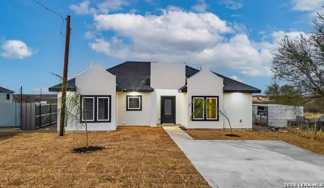 260 Park St, Eagle Pass, TX 78852 - #1