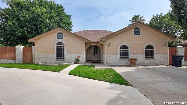 2218 Royal Park Dr, Eagle Pass, TX 78852 - #1
