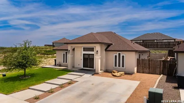 2332 Rio Sabinas Dr., Eagle Pass, TX 78852 - #3
