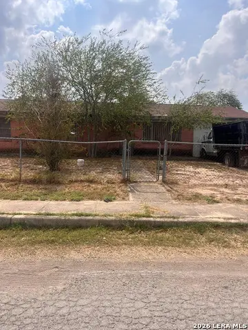 610 E Jackson St, Crystal City, TX 78839 - #1