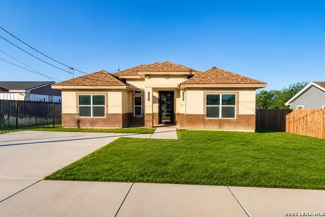 61 School Circle, Eagle Pass, TX 78852 - #1