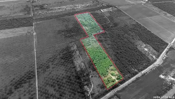 1666 Fm Private Rd 100, Quemado, TX 78877