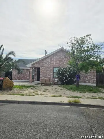 1045 Lazar, Eagle Pass, TX 78852 - #2