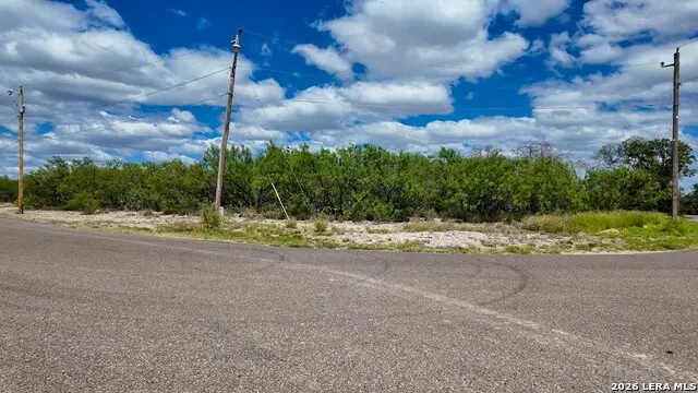 16 Borjon Dr, Eagle Pass, TX 78852 - #2