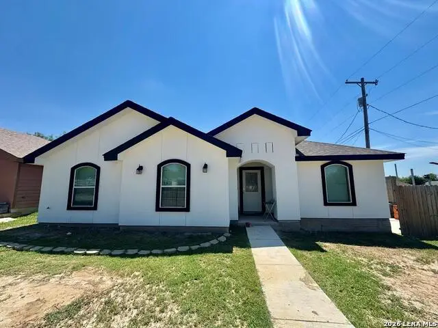 698 Paco St, Eagle Pass, TX 78852 - #1