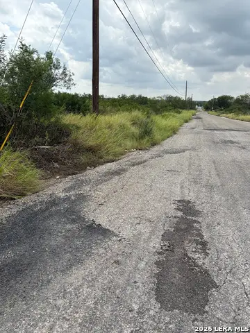 352 Lisa Blvd, Eagle Pass, TX 78852 - #3