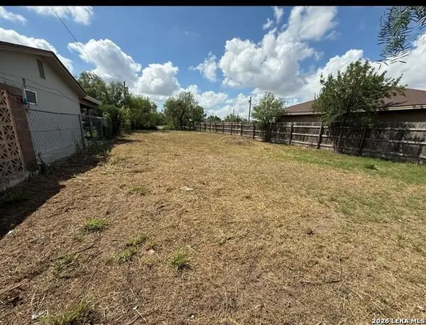 1352 Siesta Drive, Eagle Pass, TX 78852