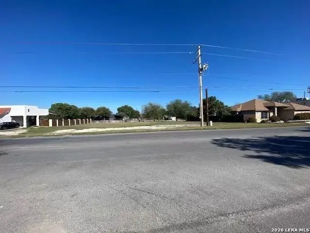 201 W Cantu Rd., Del Rio, TX 78840 - #3