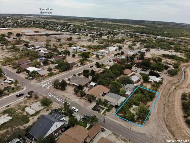 2662 Rodriguez St., Eagle Pass, TX 78852 - #1