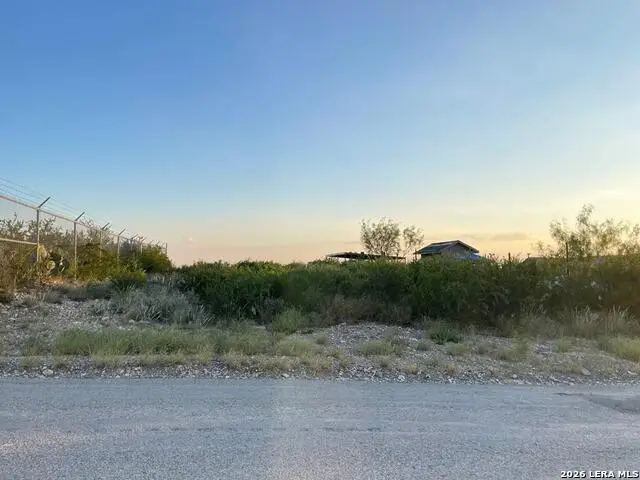 192 View Dr, Eagle Pass, TX 78852 - #1