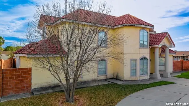 2201 Zacatecas Dr., Eagle Pass, TX 78852 - #2