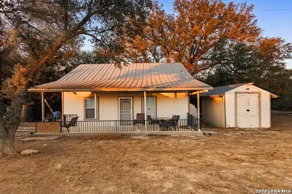 1590 Curtis Bourn Road, Crystal City, TX 78839