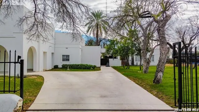 1744 Olive St, Eagle Pass, TX 78852 - #2