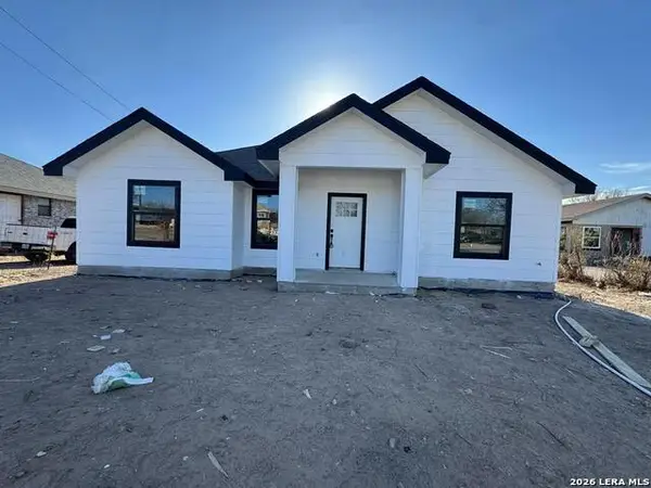 457 La Paloma Drive, Eagle Pass, TX 78853