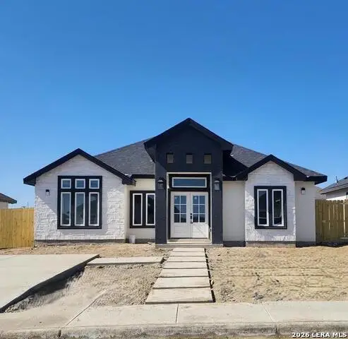 3210 Ethel Dr., Eagle Pass, TX 78852 - #2