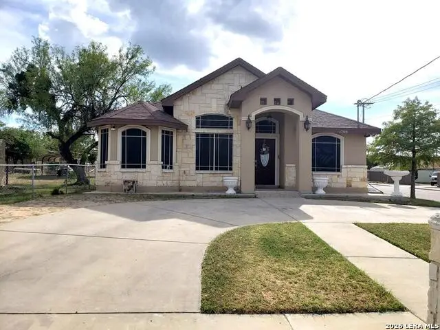 1708 Taft St., Eagle Pass, TX 78852 - #2
