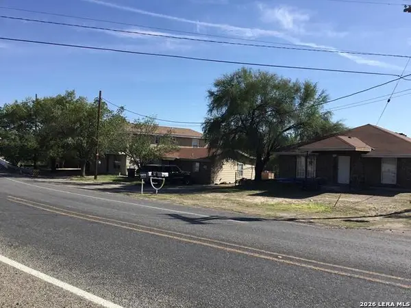 878 Hopedale Rd, Eagle Pass, TX 78872