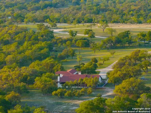 862 Grape Creek Road, Fredericksburg, TX 78624