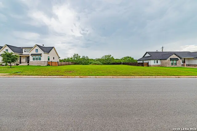 108 W Magnolia Cir, La Vernia, TX 78121 - #2
