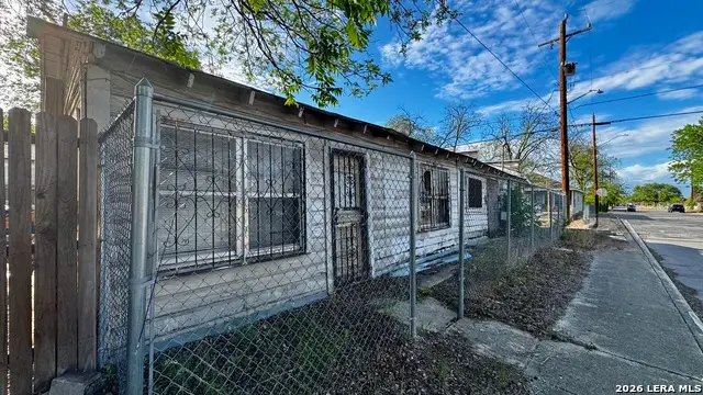 300 Queretaro St, San Antonio, TX 78237 - #3