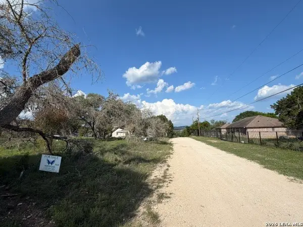 450 Park Drive, Bandera, TX 78003