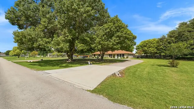 108 Woodlake Dr, McQueeney, TX 78123 - #2