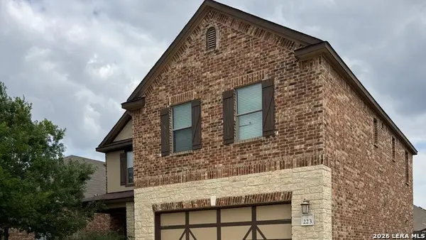 223 Anchor Blf, Universal City, TX 78148