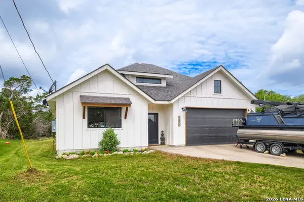 3484 Lakeview Dr, Canyon Lake, TX 78133