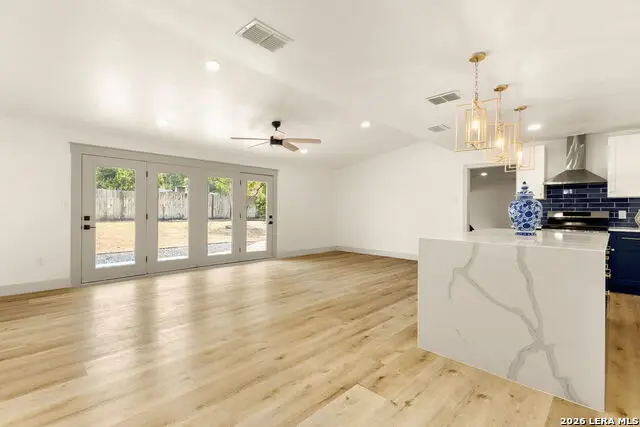 446 Forrest Hill Dr, San Antonio, TX 78209 - #3