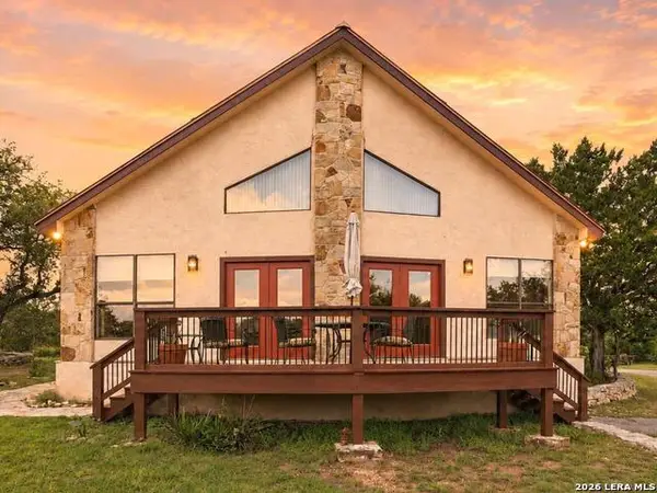 573 Hondo Oaks Dr, Tarpley, TX 78883