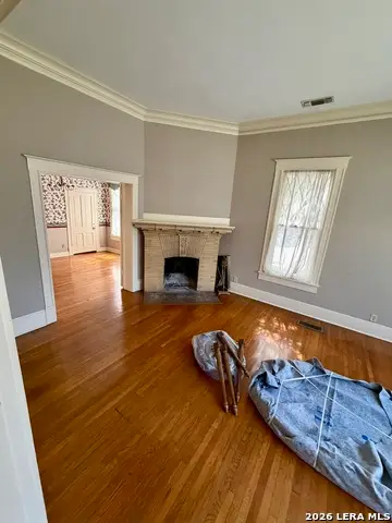 134 W Agarita Ave, San Antonio, TX 78212 - #3