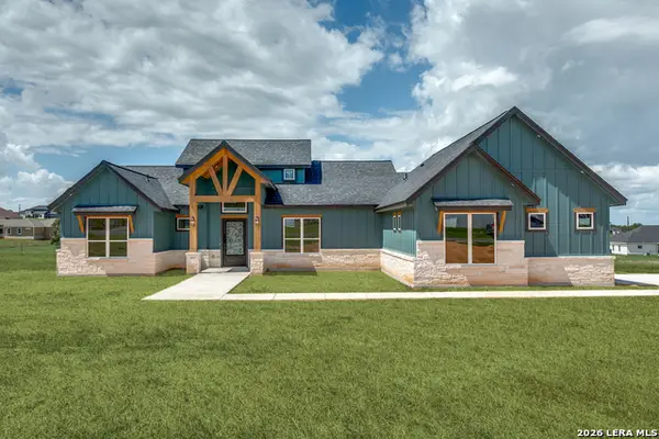 157 Estates Dr, La Vernia, TX 78121