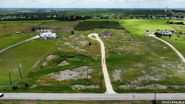 2512 Schwab Rd, Seguin, TX 78155