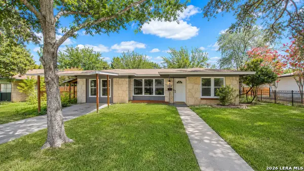 323 Maplewood Ln, San Antonio, TX 78216